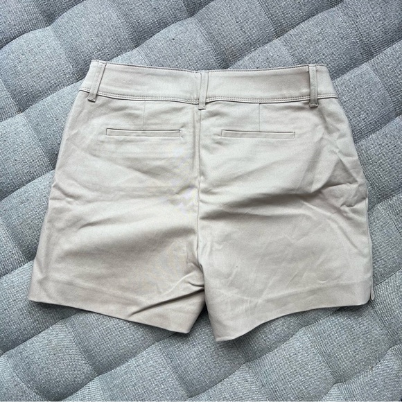 ***NWT***The Limited Tan Women's Shorts - Picture 3 of 7
